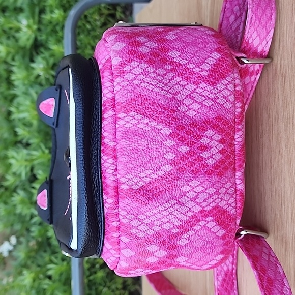 BETSEY JOHNSON Fuchsia Pink and Black Mini Cat backpack NWOT - Picture 6 of 11